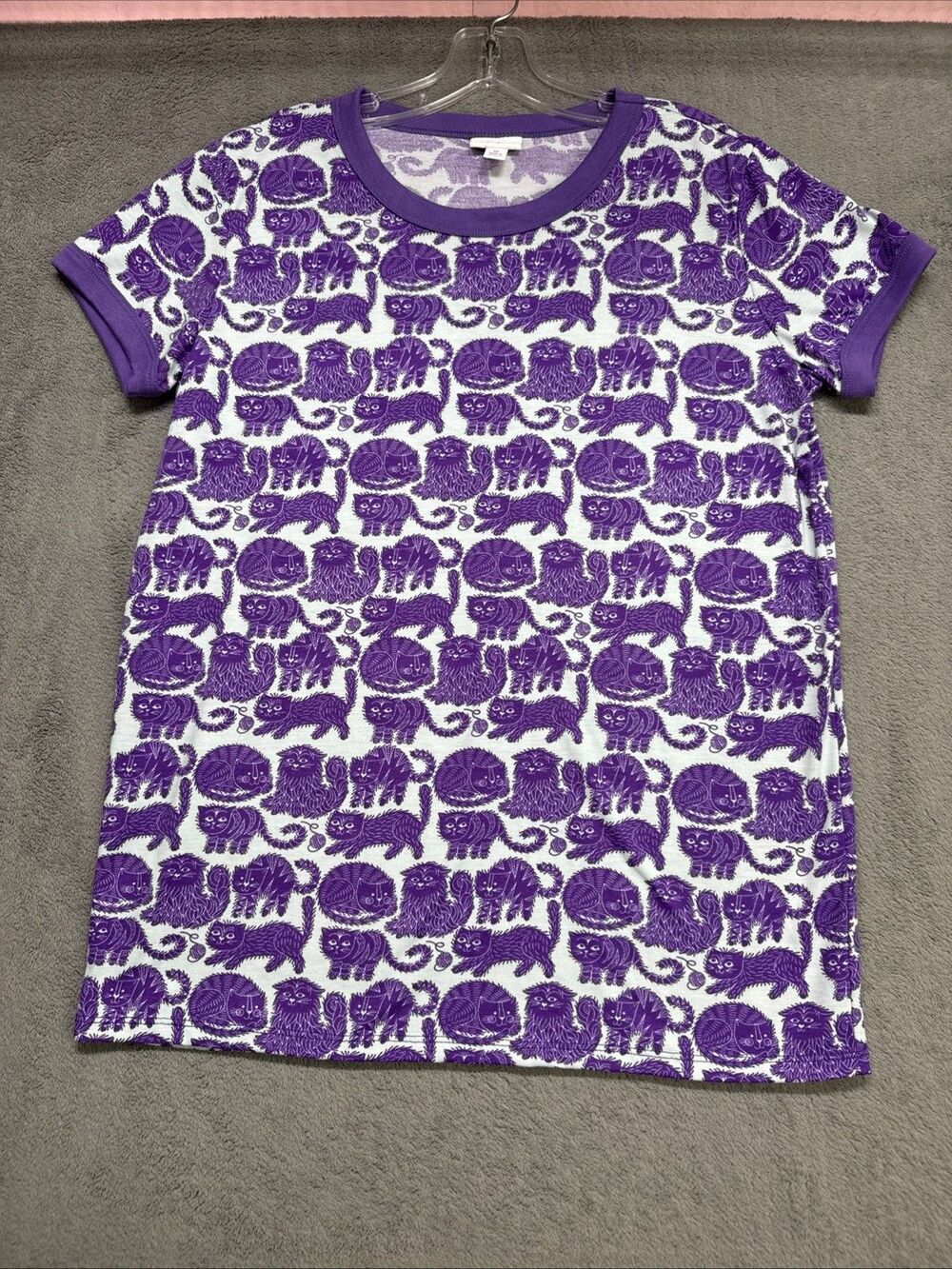 EUC LuLaRoe M Liv T shirt Top Graphic Cats Halloween